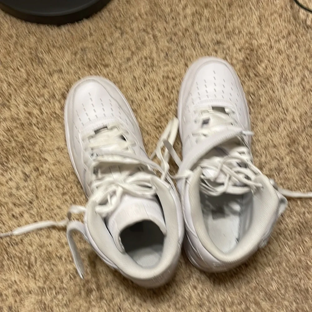 Air Force 1 Mid - Picture 2 of 5